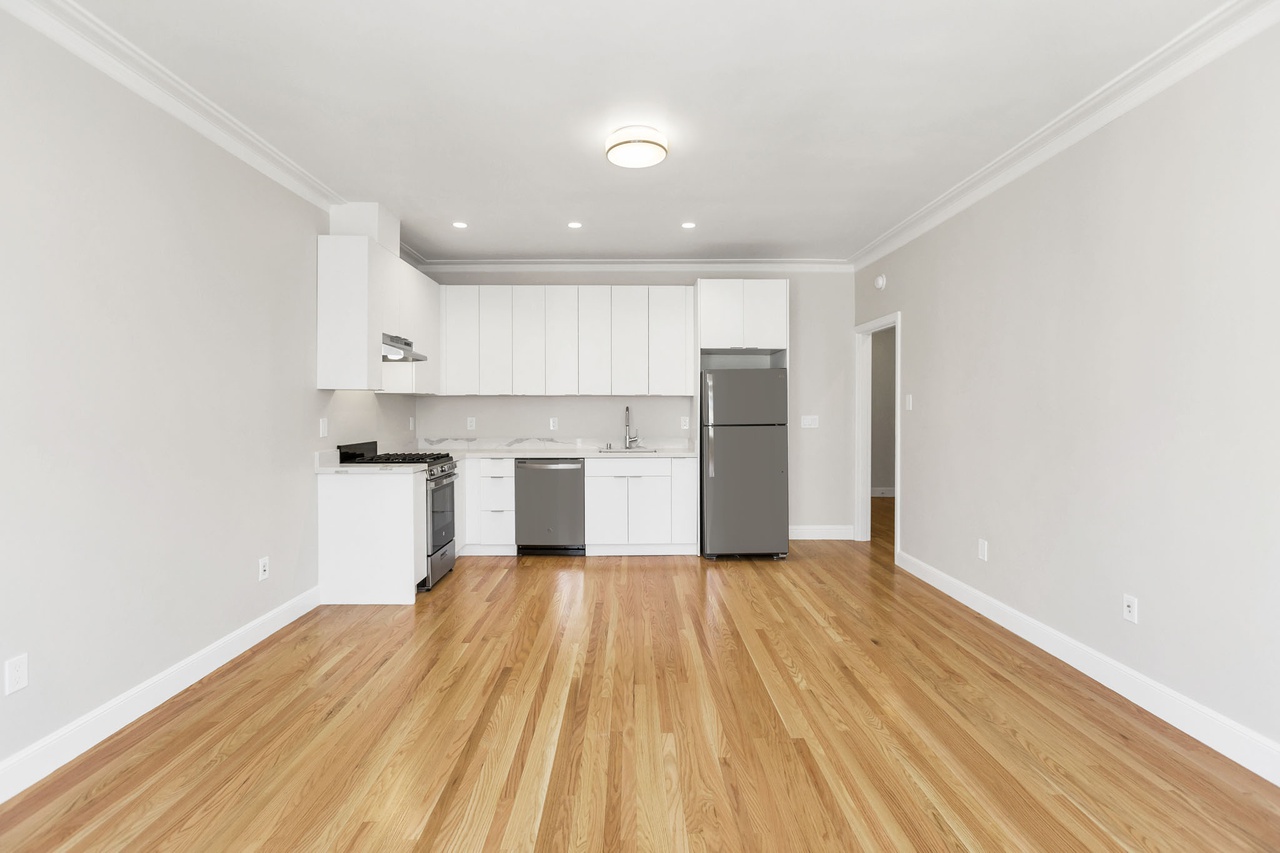 1320 Lombard Street, Unit 20