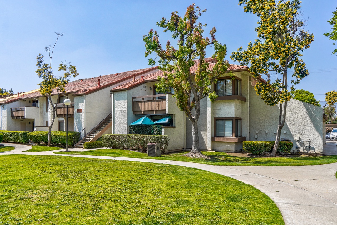 1400 North Grand Avenue