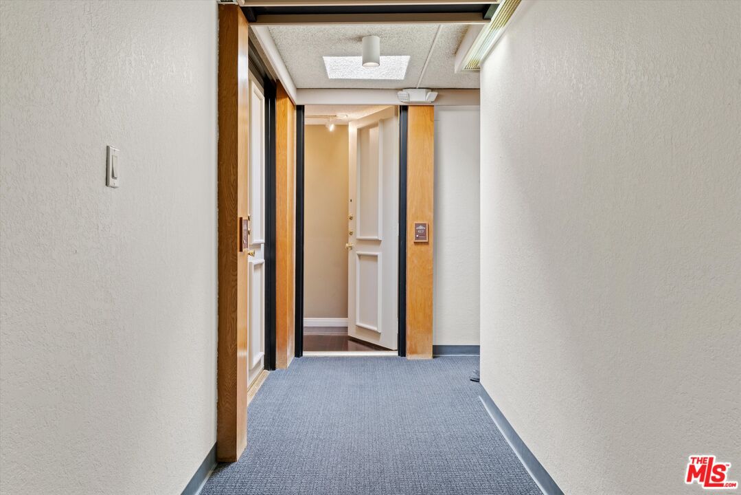 117 South Doheny Drive