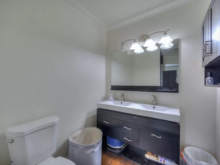 1593 North Harrison Avenue