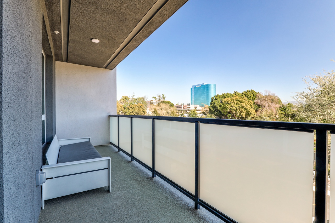 2550 East Riverside Drive