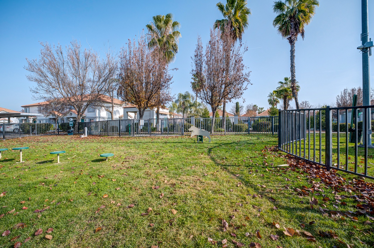 5355 North Valentine Avenue