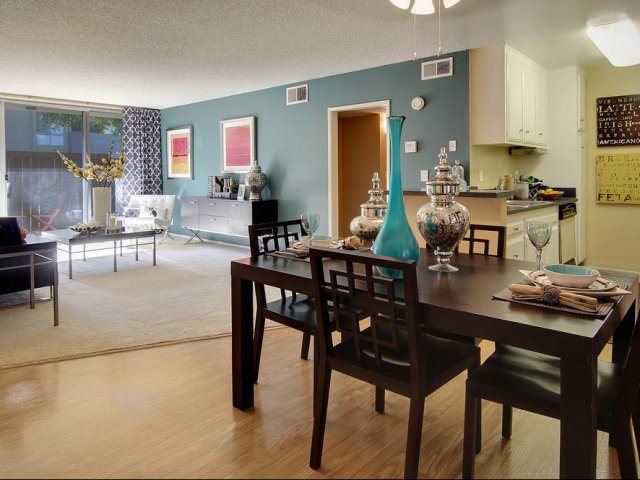 1160 North Conwell Avenue