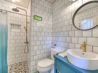 1412 North Vagedes Avenue